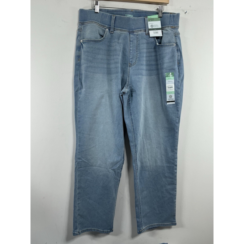 Womans NWT Terra & Sky Light Blue Straight Pull On Blue Jeans Ox 14 W